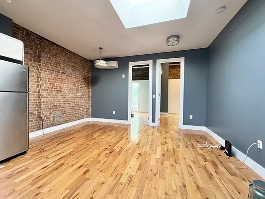 Rented by Pear NYC LLC | media 4