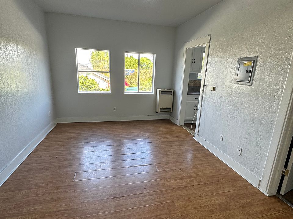 1st image of 1936 Cypress Ave APT 17