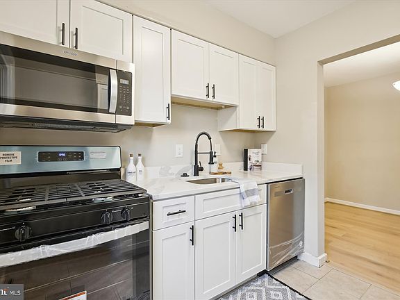 2nd image of 5012 Columbia Pike APT 3