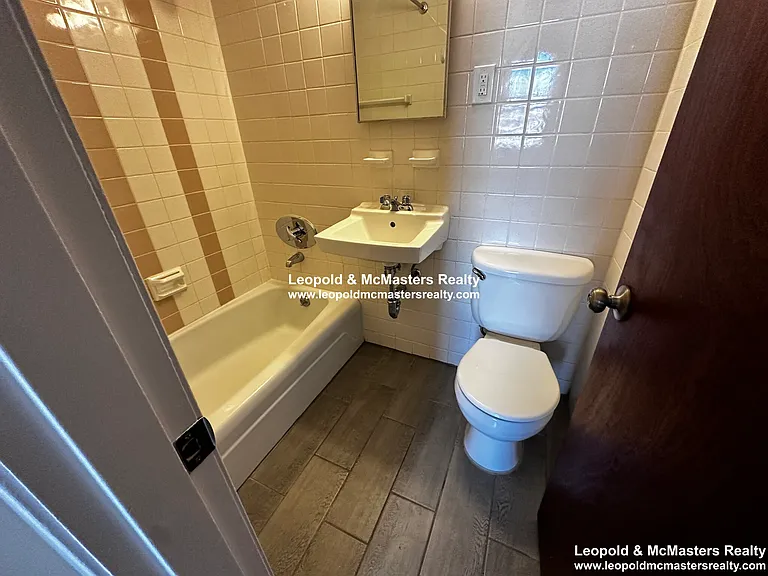 North Beacon St Brighton Apartments — Photo 26