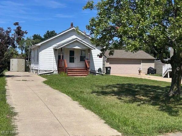 3314 Commonwealth Dr, Parma, OH 44134