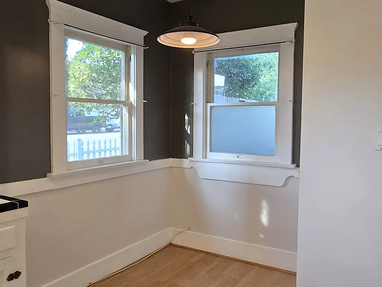 202 E Lemon Ave — Photo 5