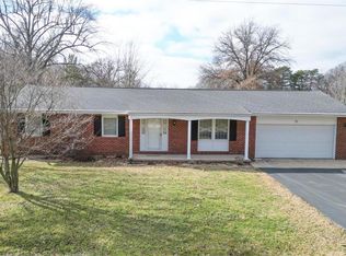31 Bandor Cir, Hillsboro, IL 62049