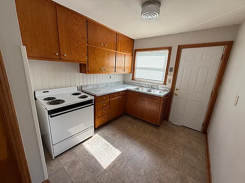2 bed, 1.0 bath, $825 Photo 1 2 bed, 1.0 bath, $825 Photo 1