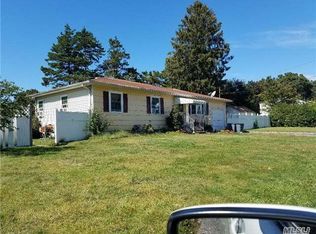 14 Owens St, Brentwood, NY 11717
