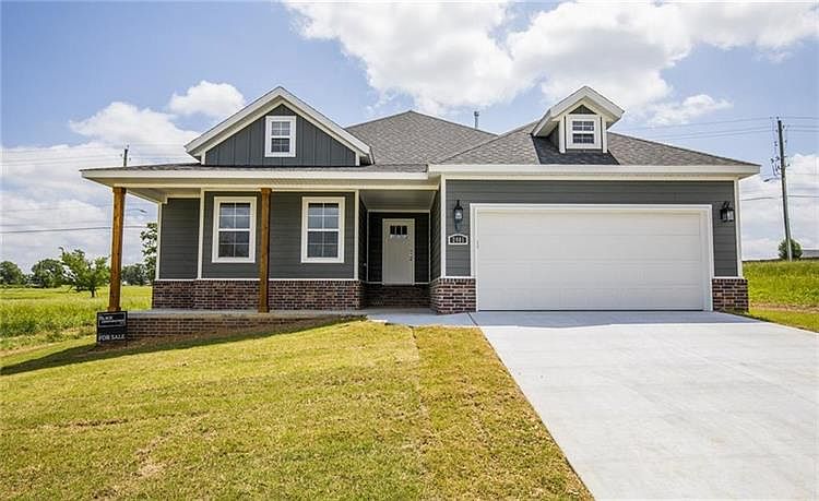 1st image of 2401 Brook Ln