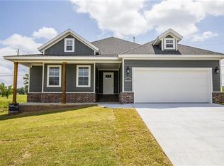 2401 Brook Ln, Siloam Springs, AR 72761