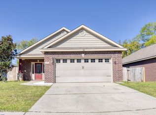 947 Old Towne St, Gulfport, MS 39507