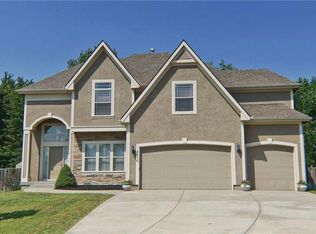 4036 SW Benziger Dr, Lees Summit, MO 64082