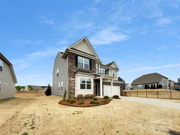151 Slip Shot Ln, Troutman, NC 28166