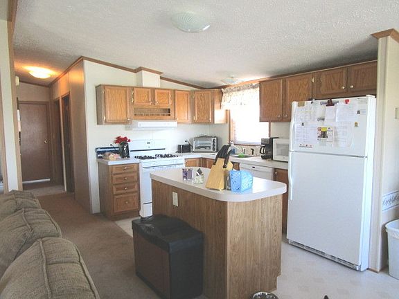 5th image of 883 Meadowlark Cir #A