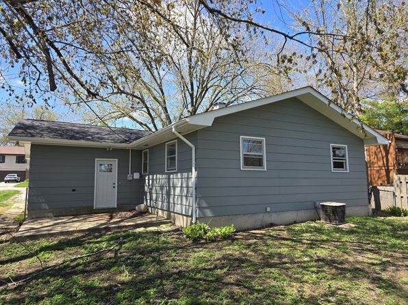 612 S Broadway St, McHenry, IL 60050