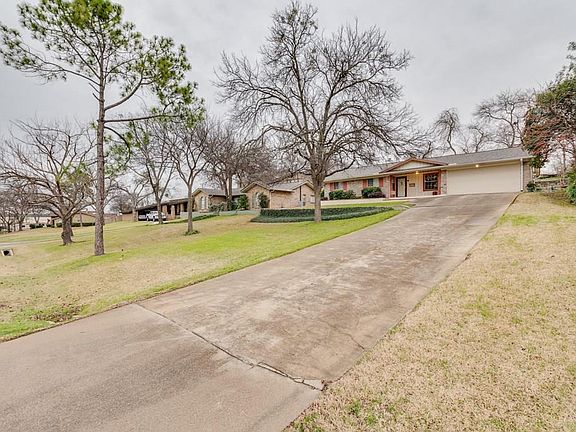2nd image of 1921 Rock Creek Dr