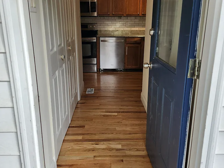 10937 Point Grey Rd — Photo 4