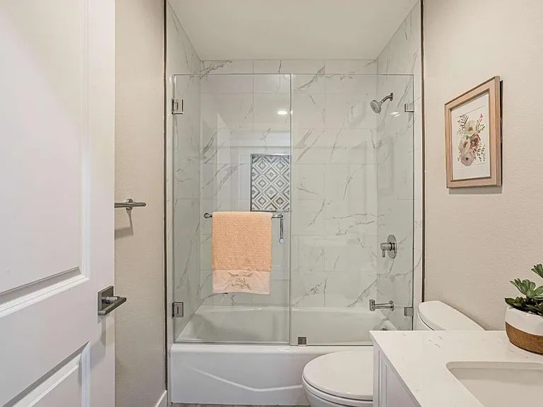 489 Clifton Ave — Photo 24