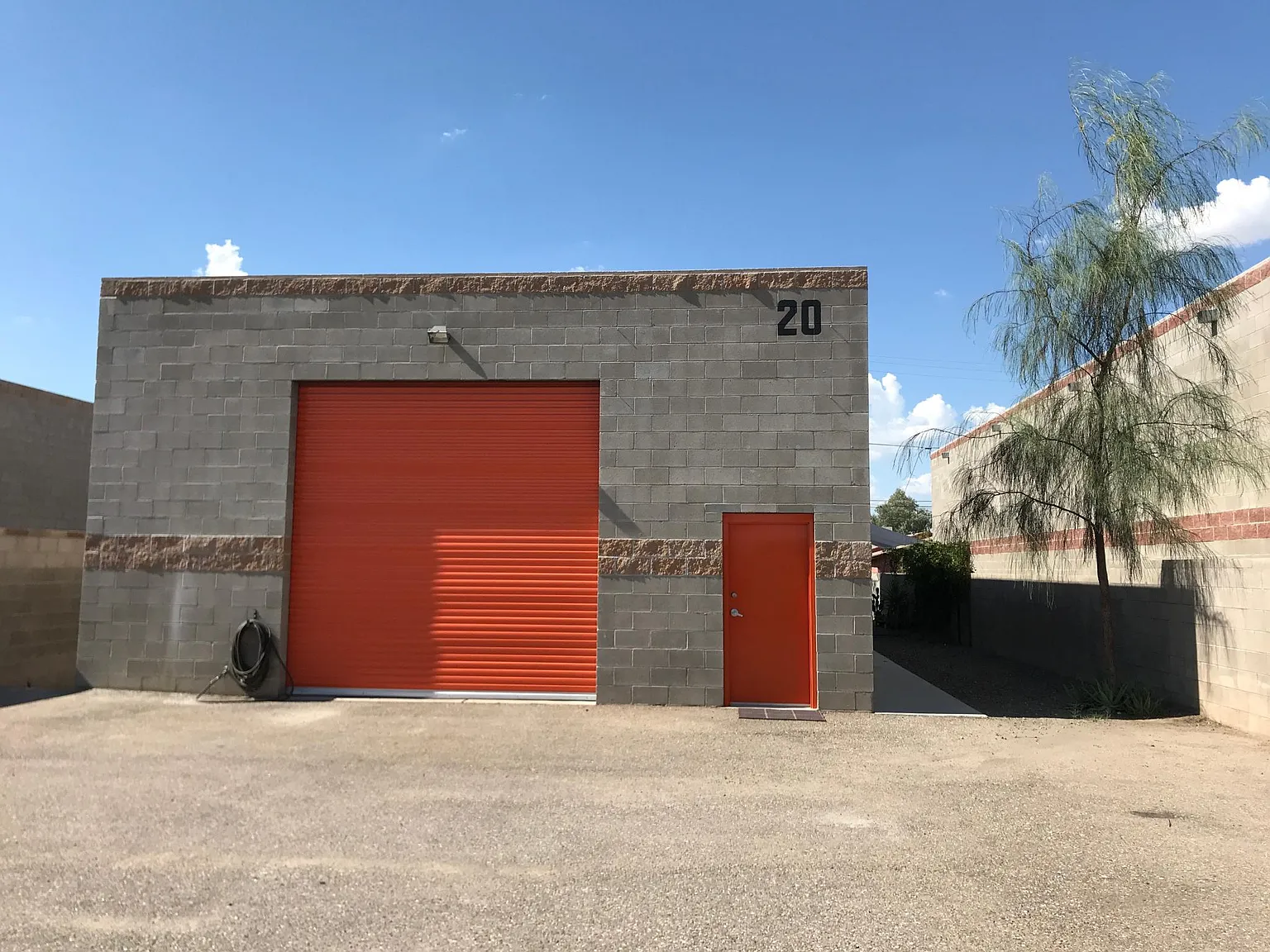 2 bed, 2400 sqft, $2,100 — Photo 3