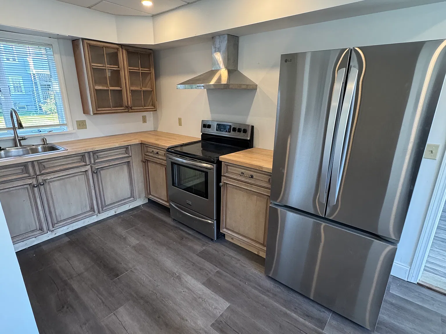 2 bed, $2,400 — Photo 3