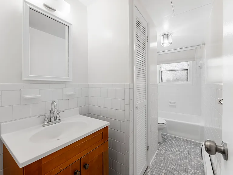 7034 Strathmore St #5 — Photo 10