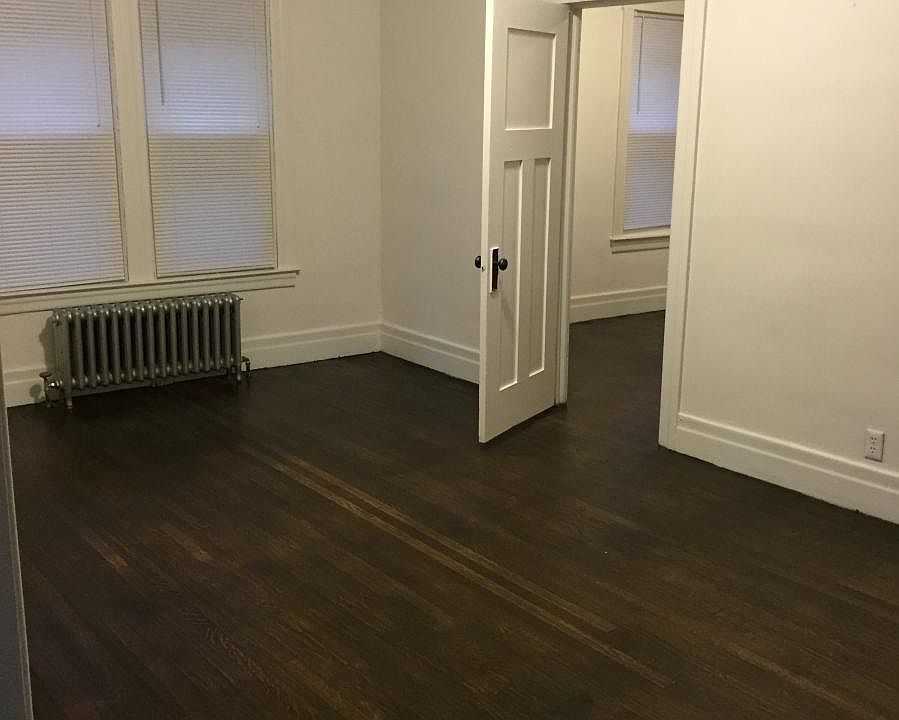 1st image of 827 Blaine St Floor 1