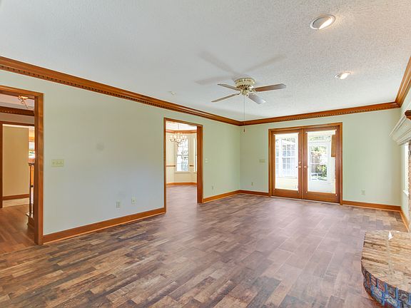 5th image of 8533 Avebury Ct