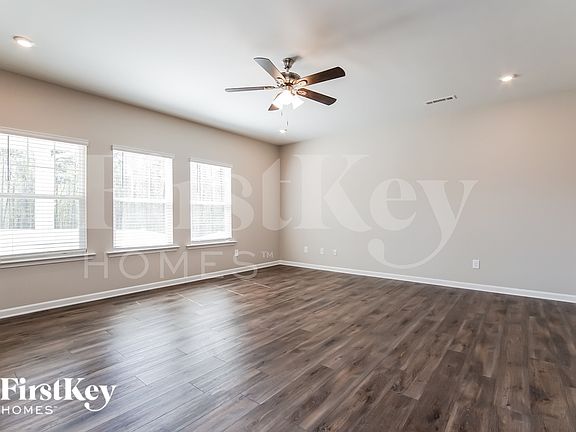3rd image of 171 Tryon Pointe Dr