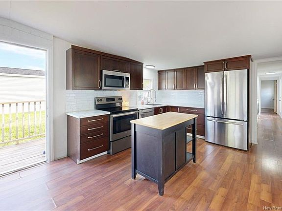 4th image of 12 Midway Dr
