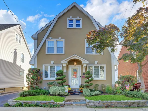 225 Park Avenue, Williston Park, NY 11596