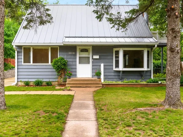 1308 Pine St W, Stillwater, MN 55082