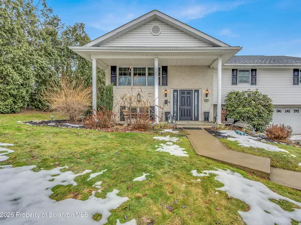 804 School St, Moosic, PA 18507