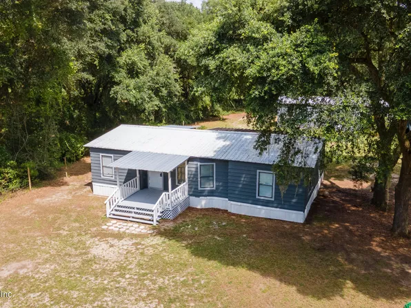 210 WALKUP Street, Interlachen, FL 32148