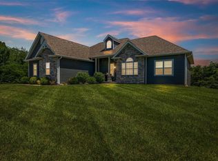 32 Lakewood Ln, Farmington, MO 63640