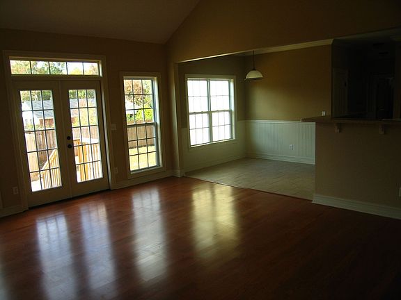 Family room and Breakfast Nook