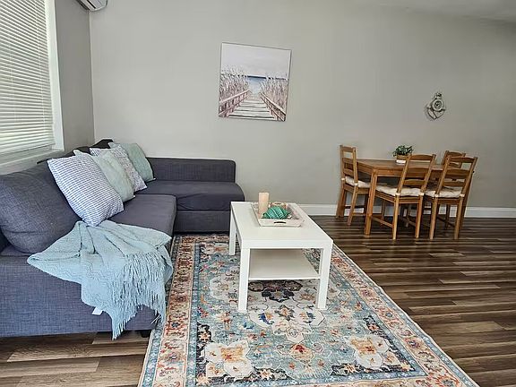 3rd image of 307 S Lincoln Ave