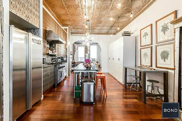 Rented by Bond New York | media 25