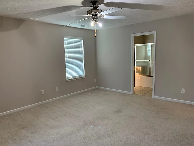 1105 Silvermoon Dr — Photo 14