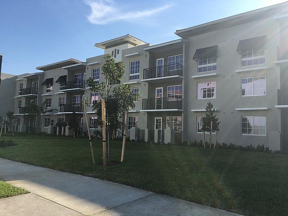 2nd image of 20200 W Dixie Hwy