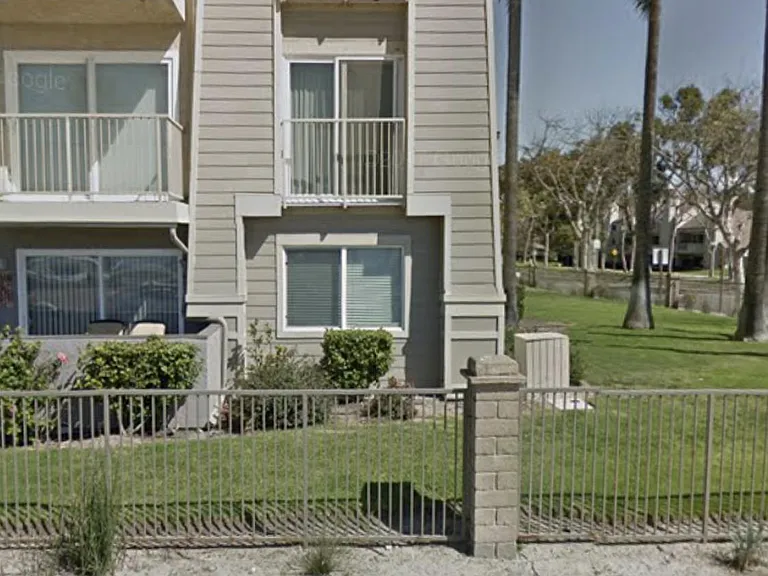 E Surfside Dr — Photo 31