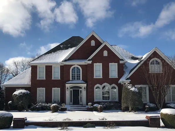 872 Grayson Ln, Jackson, TN 38305