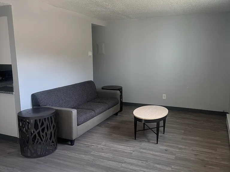 1437 Canyon Rd #17 — Photo 2