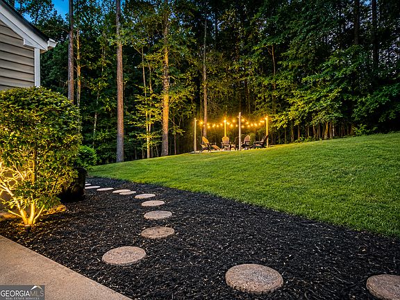5th image of 204 Creekbed Ct