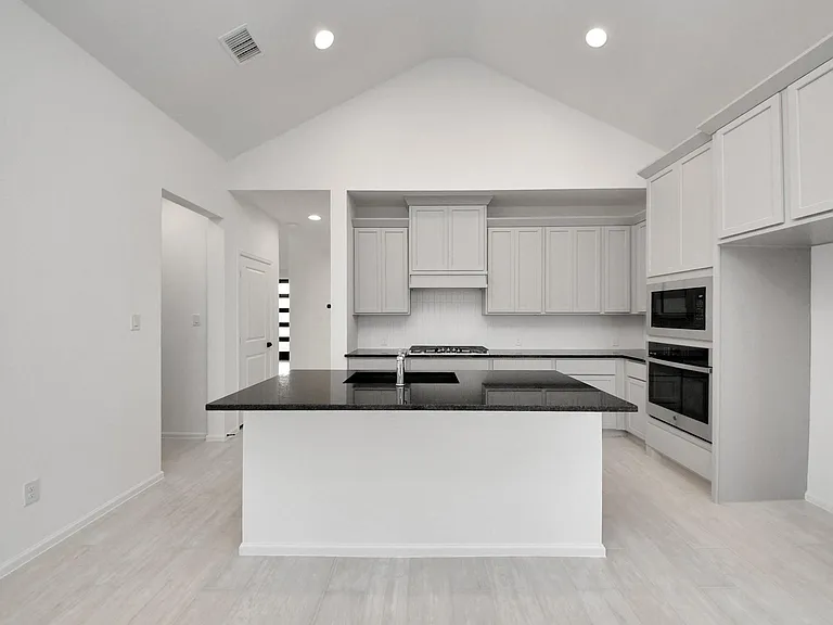 10706 Ursa St — Photo 17