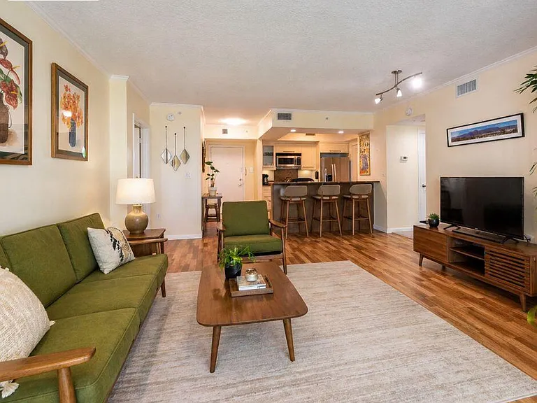 401 SW 4th Ave #401 — Photo 5