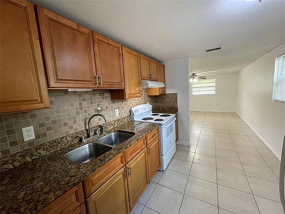 5th image of 605 Camino Ct