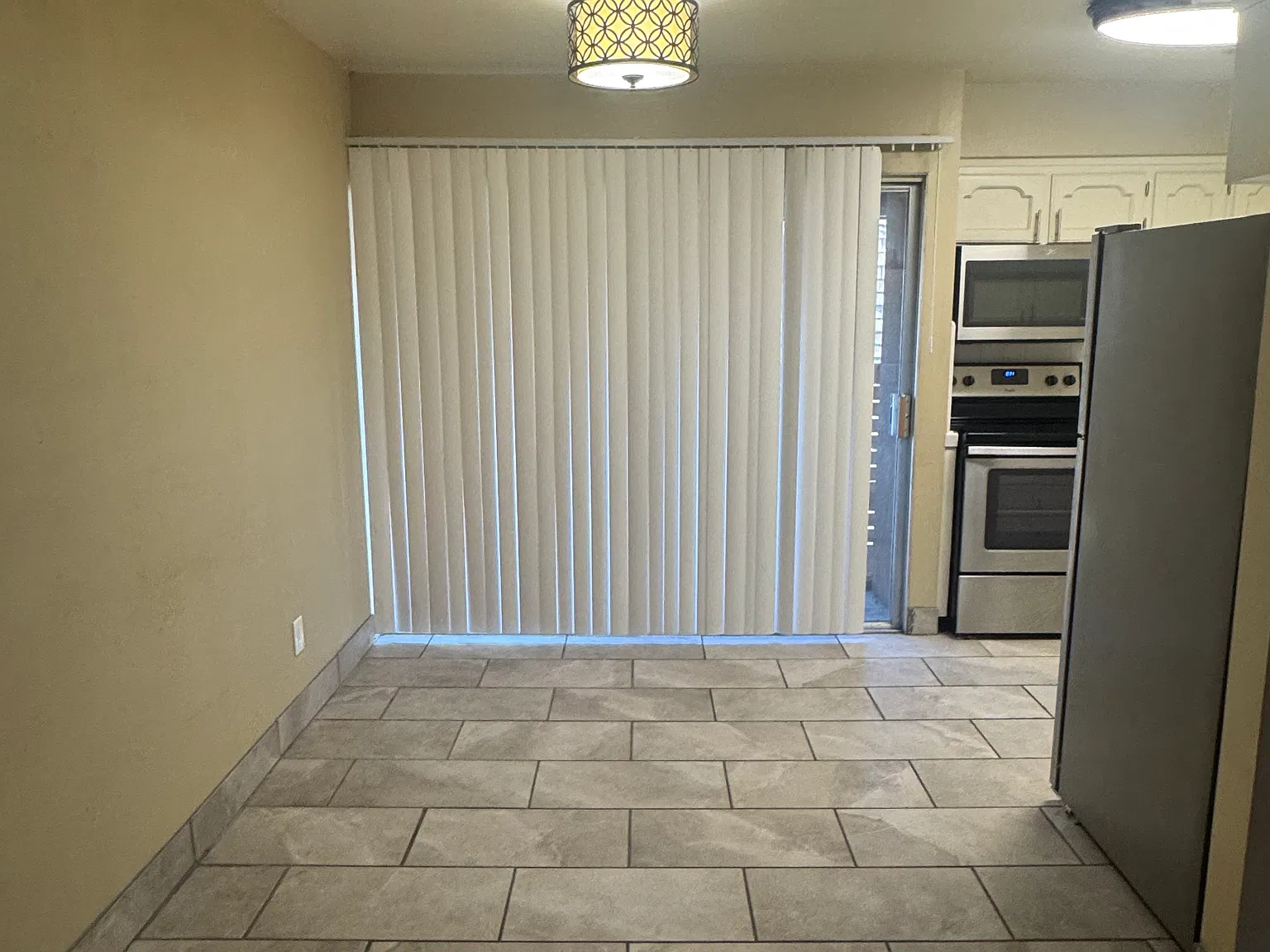 6020 N Poplar Ave — Photo 1