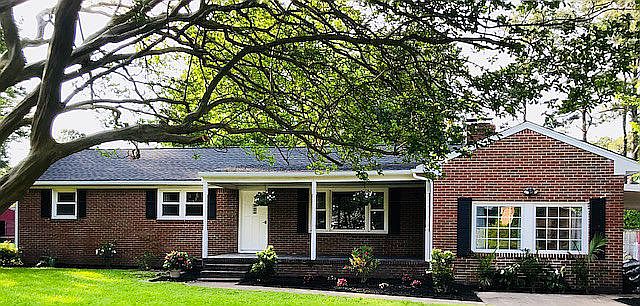 1st image of 213 Essex Dr