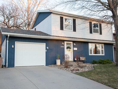 2280 Saint John Dr, Dubuque, IA, 52002