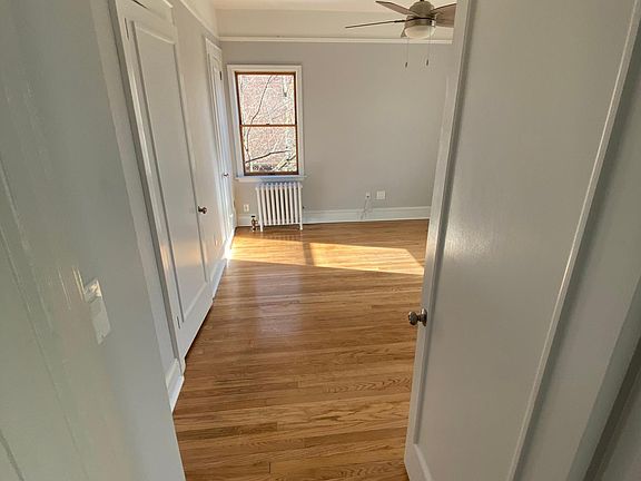 4th image of 22 Alpine Ct Floor 2
