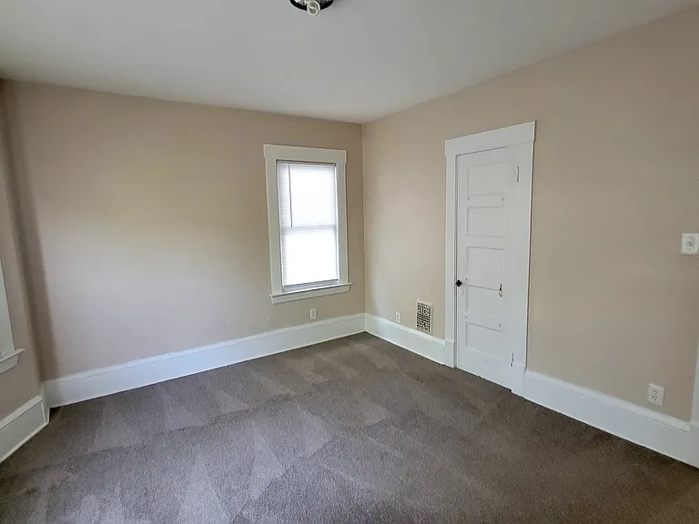 2266 Grandview Ave — Photo 32