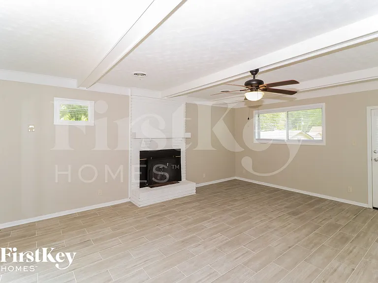 3021 Chaucer Ln — Photo 3