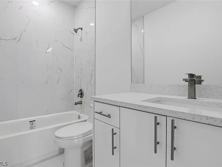 723 Ivan Ave S — Photo 19
